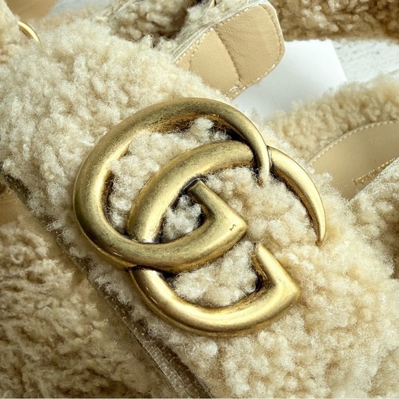 Gucci Women’s 38.5 Merino Wool Shearling GG Marmont Dad Sandals Buterscotch NEW - Picture 6 of 16